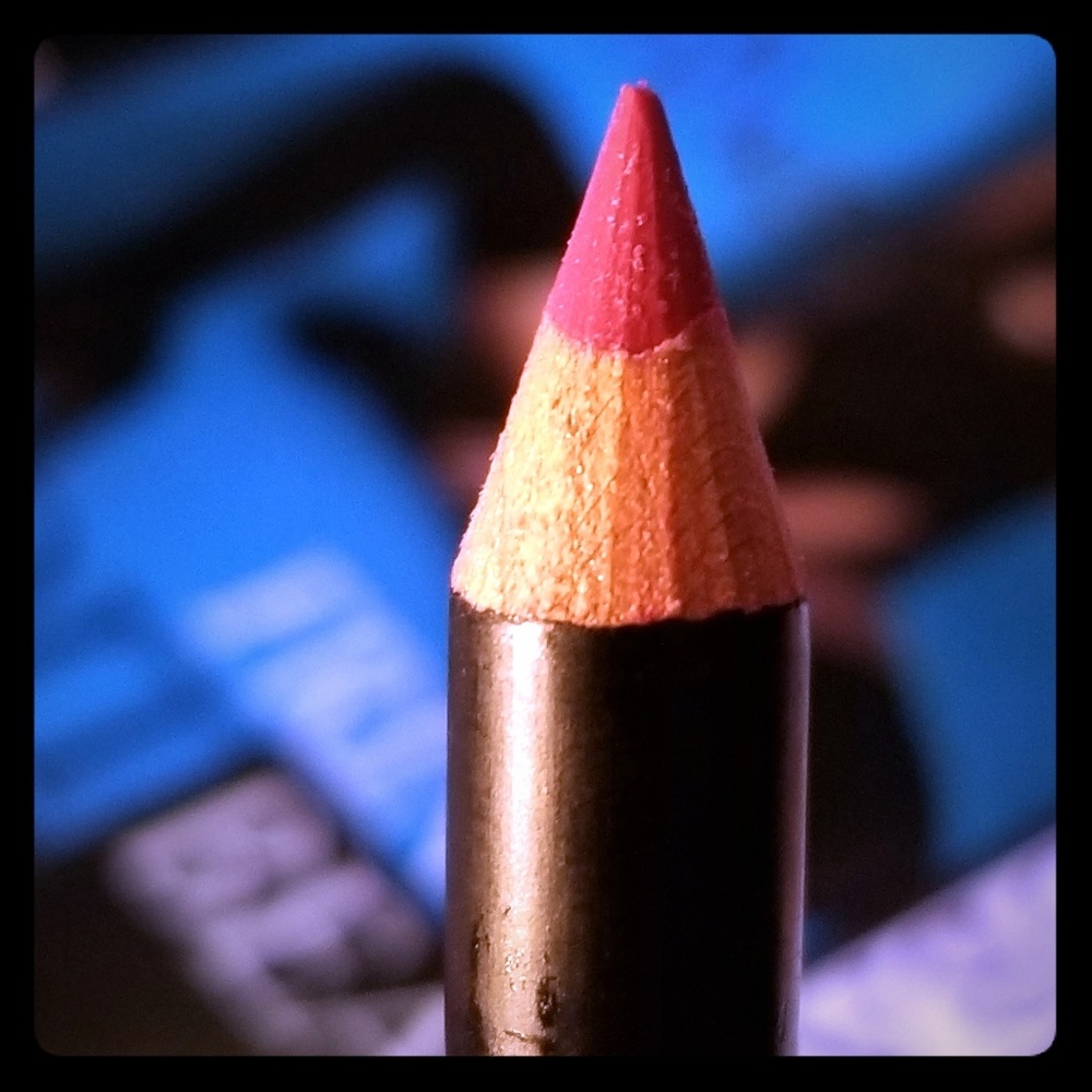 Color eyeliner pencil